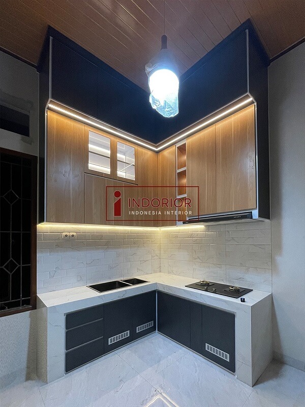 Hasil jadi kitchen set dengan lampu LED