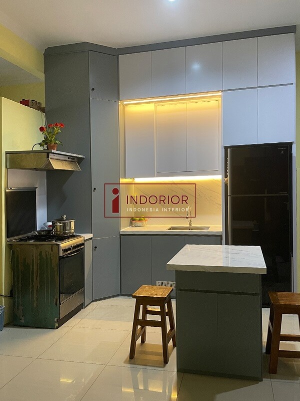 Hasil jadi kitchen set dan kabinet tinggi